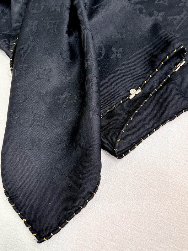 LV Scarf 140X140cm 60%真丝40%羊毛 E07 (3)