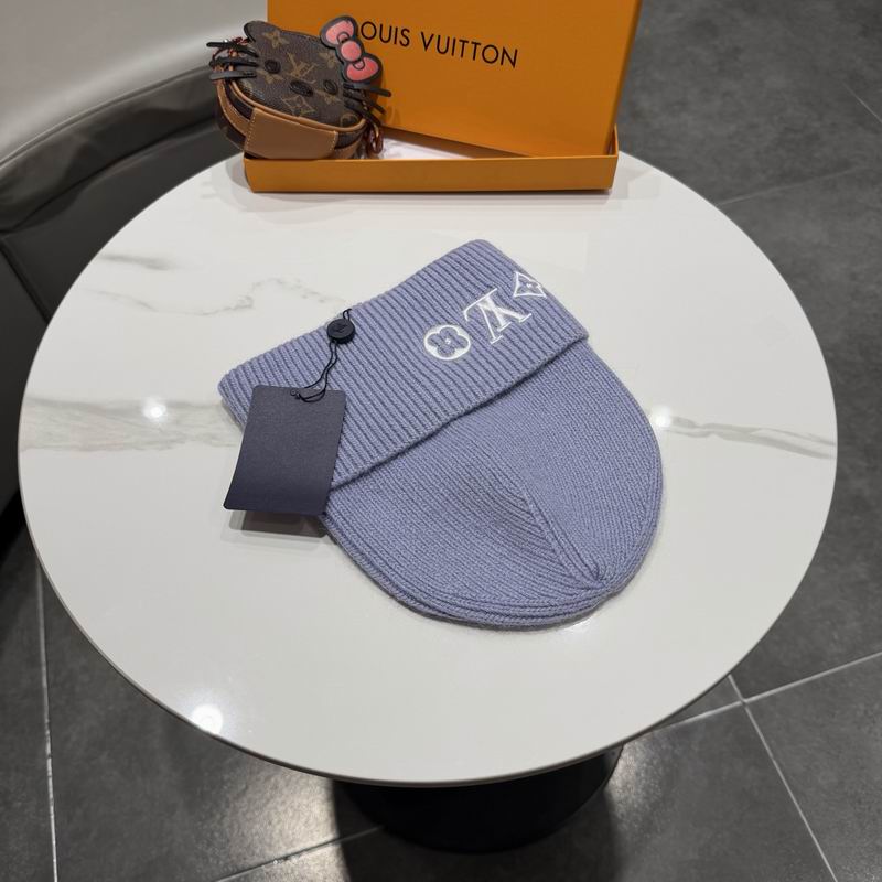 LV hat (1504)