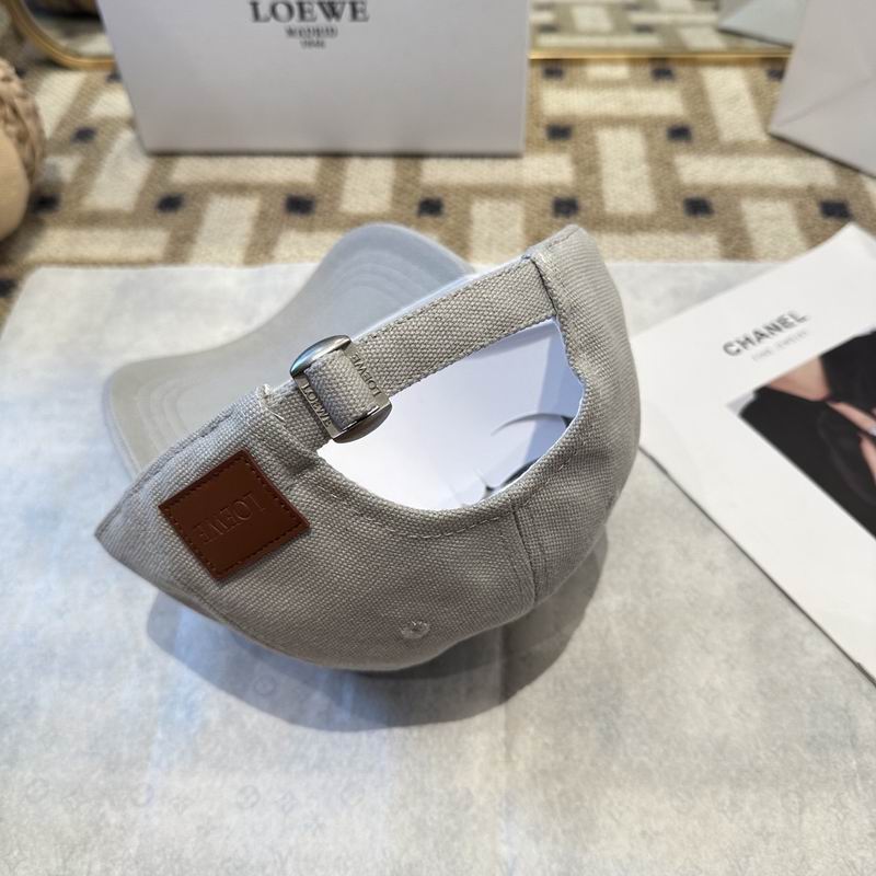 Loewe Cap (246)