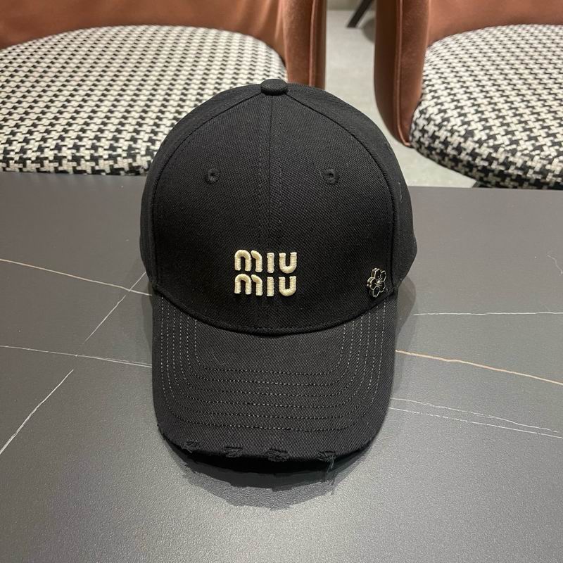 Miumiu Cap (3706)