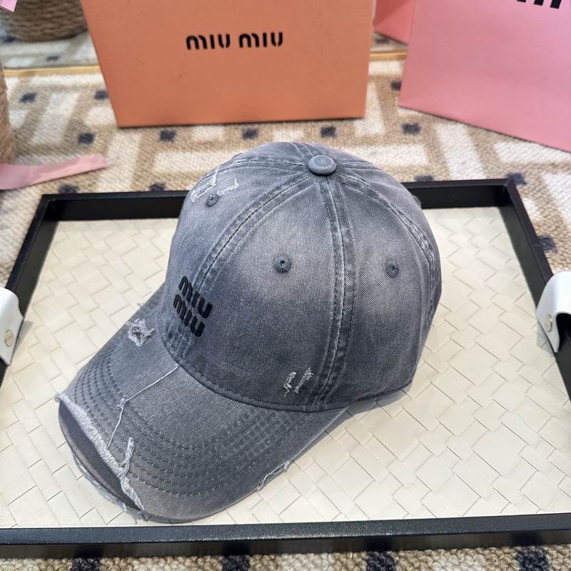 Miumiu Cap (4401)