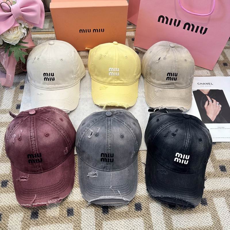 Miumiu Cap (4403)