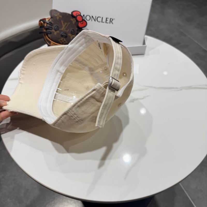 Moncler Cap (525)