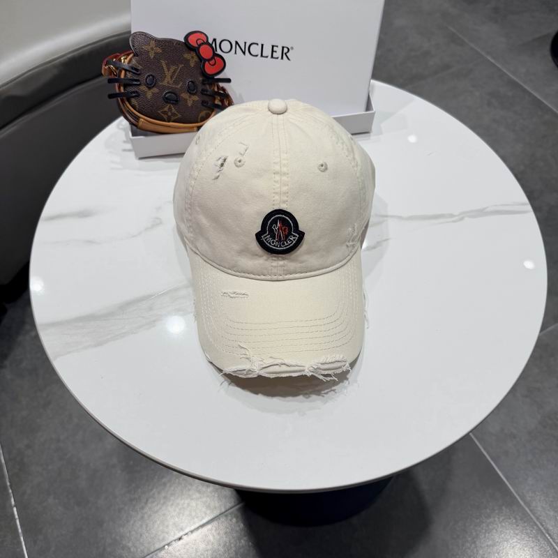 Moncler Cap (532)