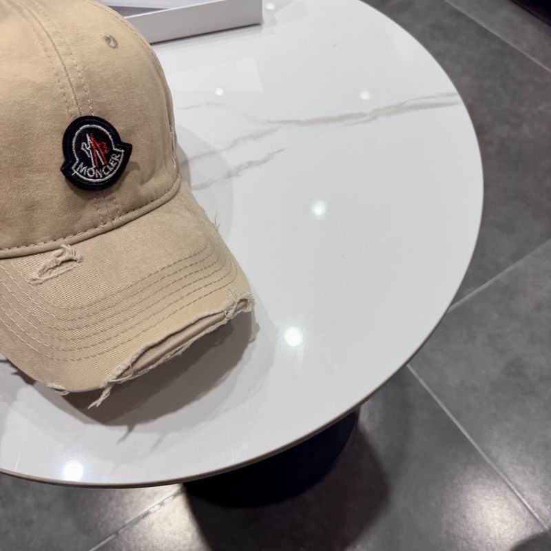 Moncler Cap (538)