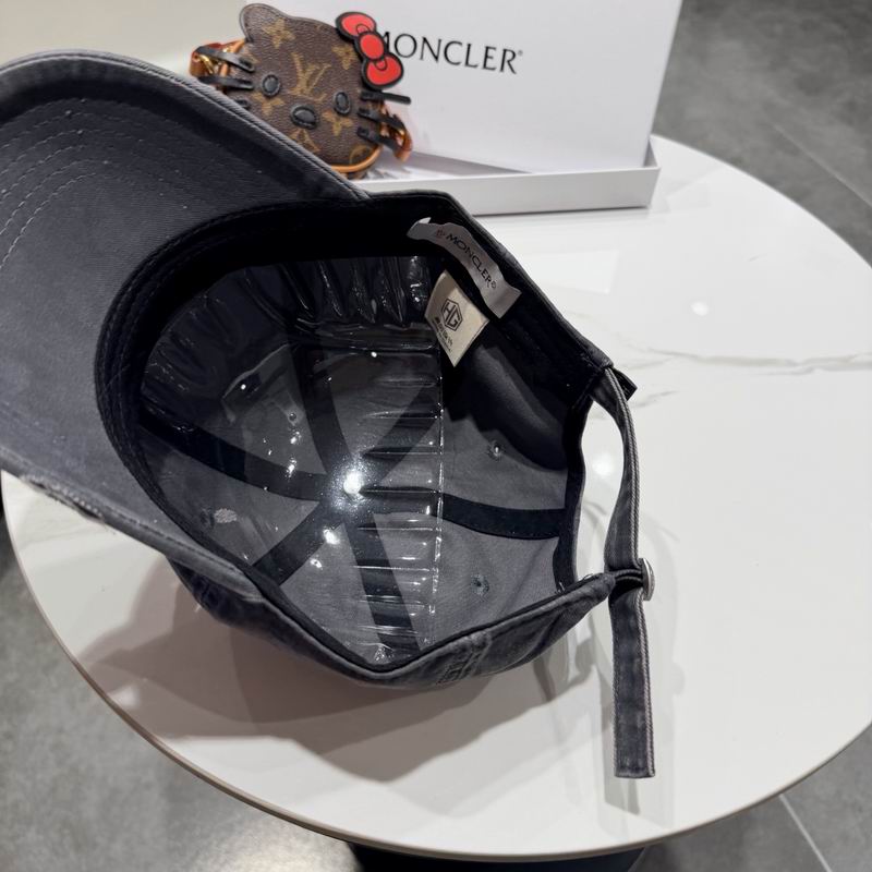 Moncler Cap (541)