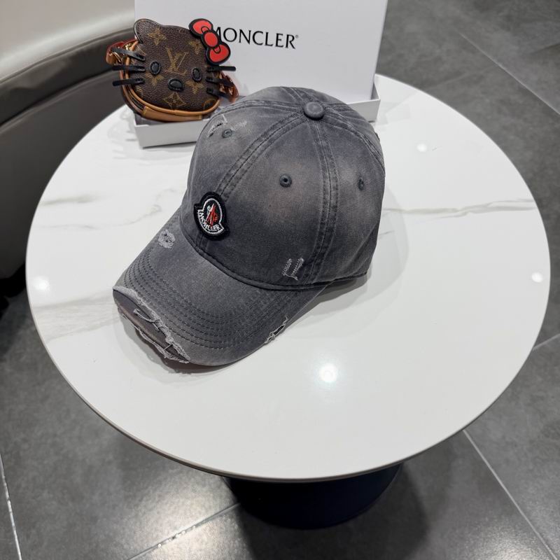 Moncler Cap (548)