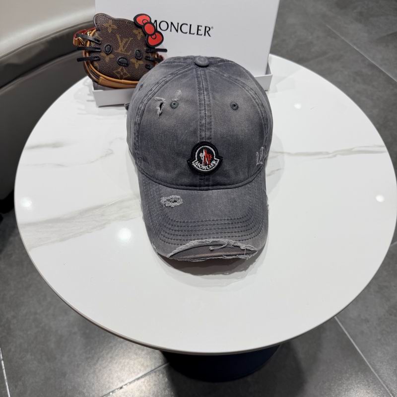 Moncler Cap (549)