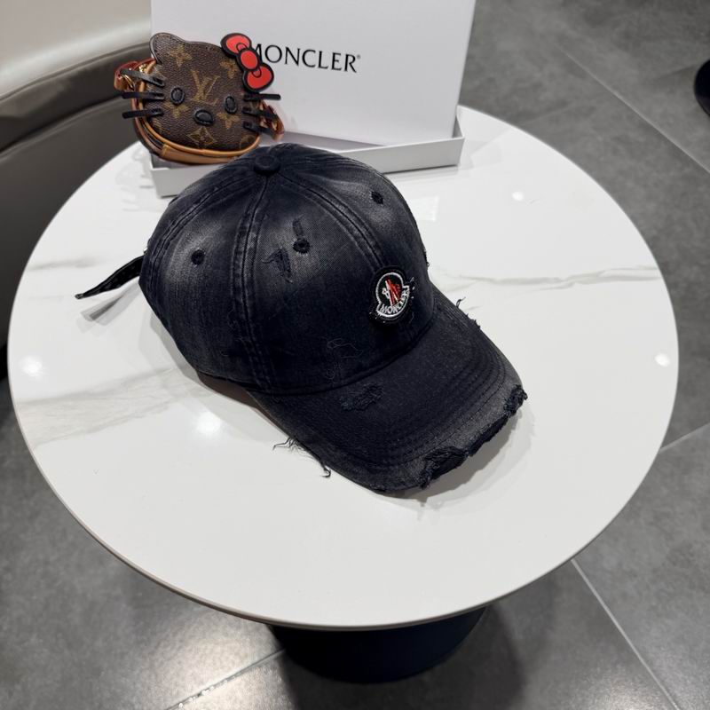 Moncler Cap (556)