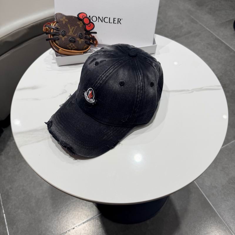 Moncler Cap (557)