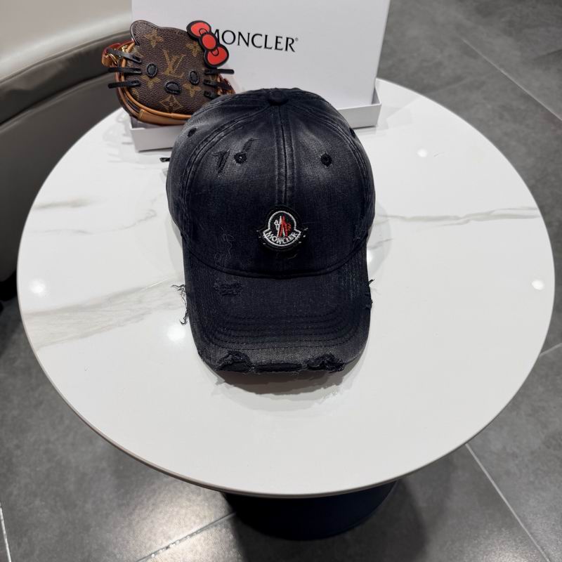Moncler Cap (558)