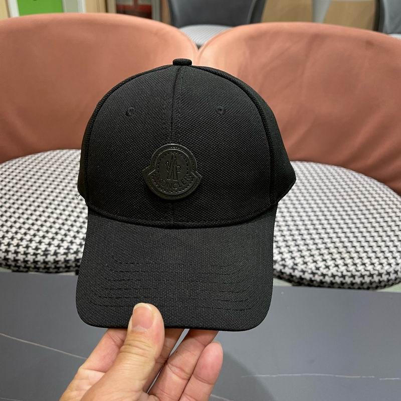 Moncler Cap (928)
