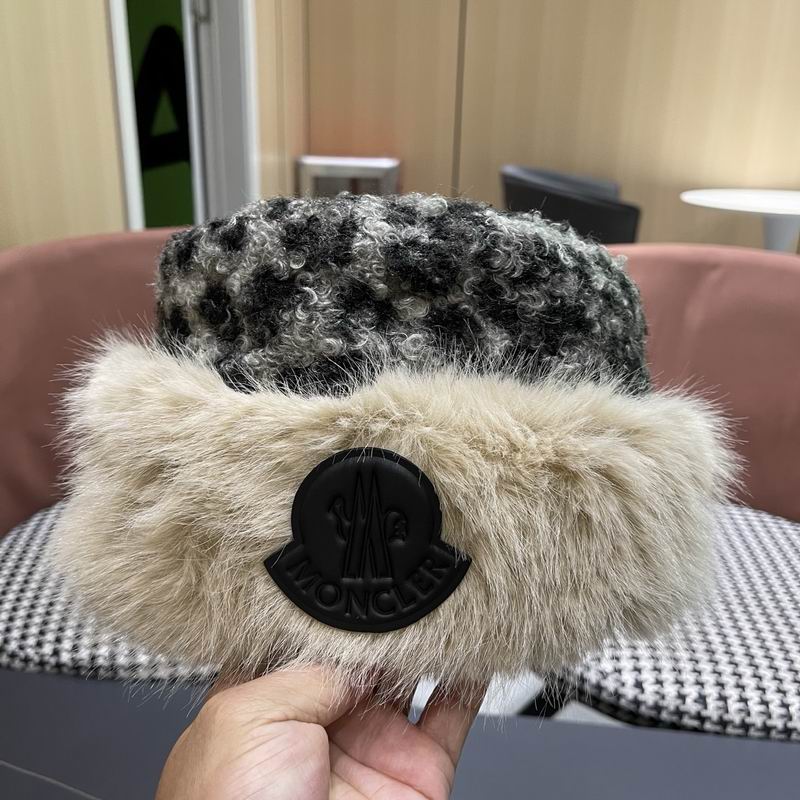 Moncler Hat (300)