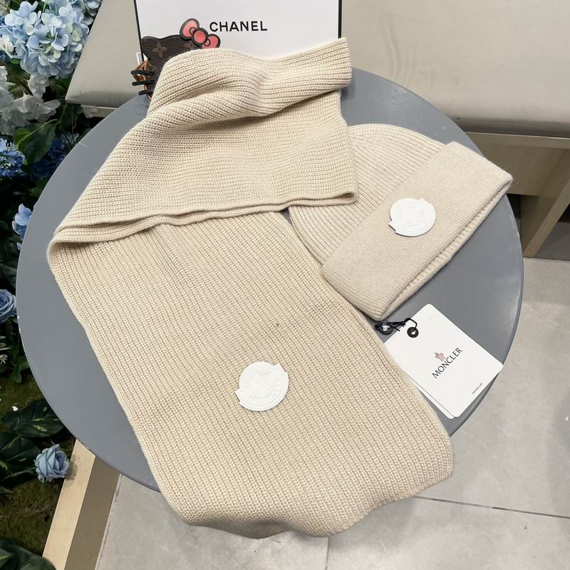 Moncler Scarf Hat (1050)