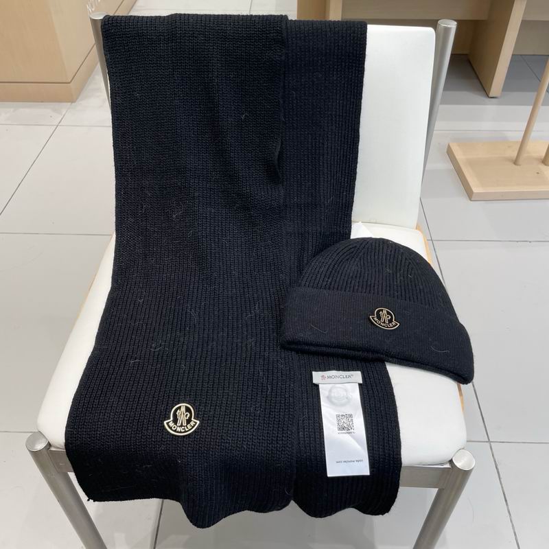 Moncler Scarf Hat (247)