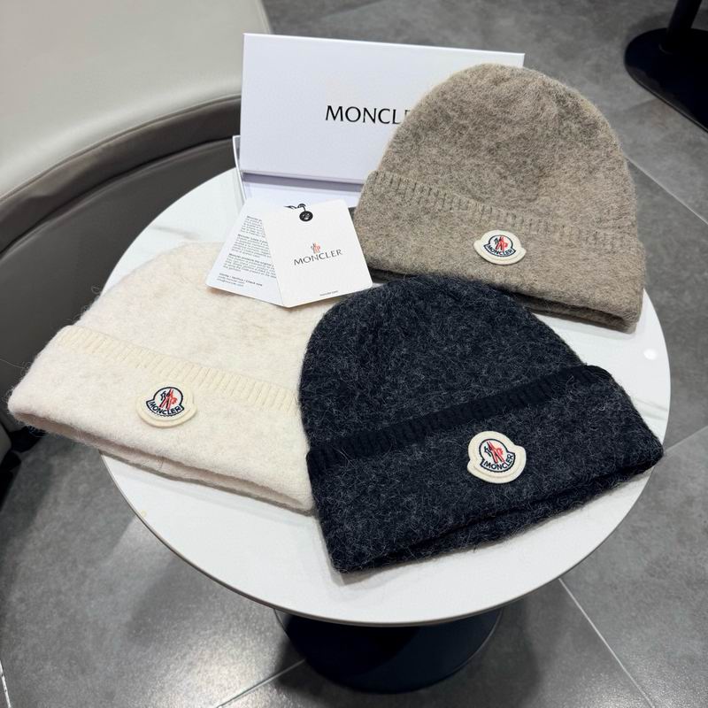 Moncler hat (1544)