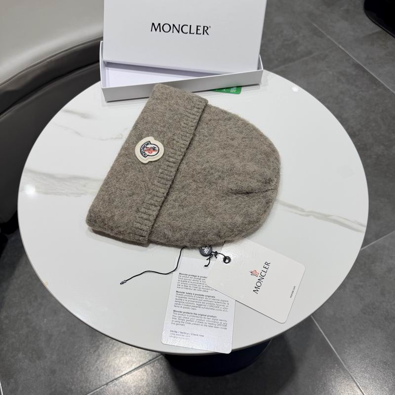 Moncler hat (1550)