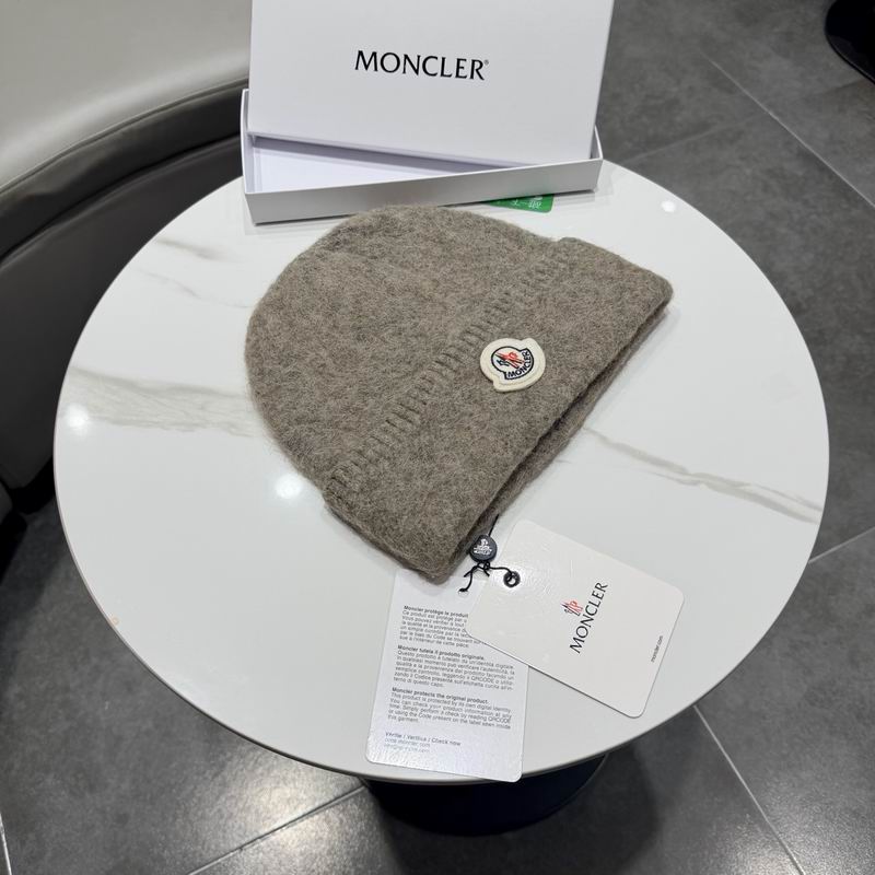 Moncler hat (1555)