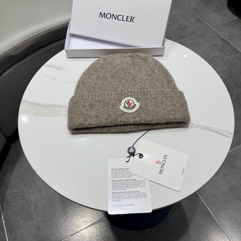 Moncler hat (1557)
