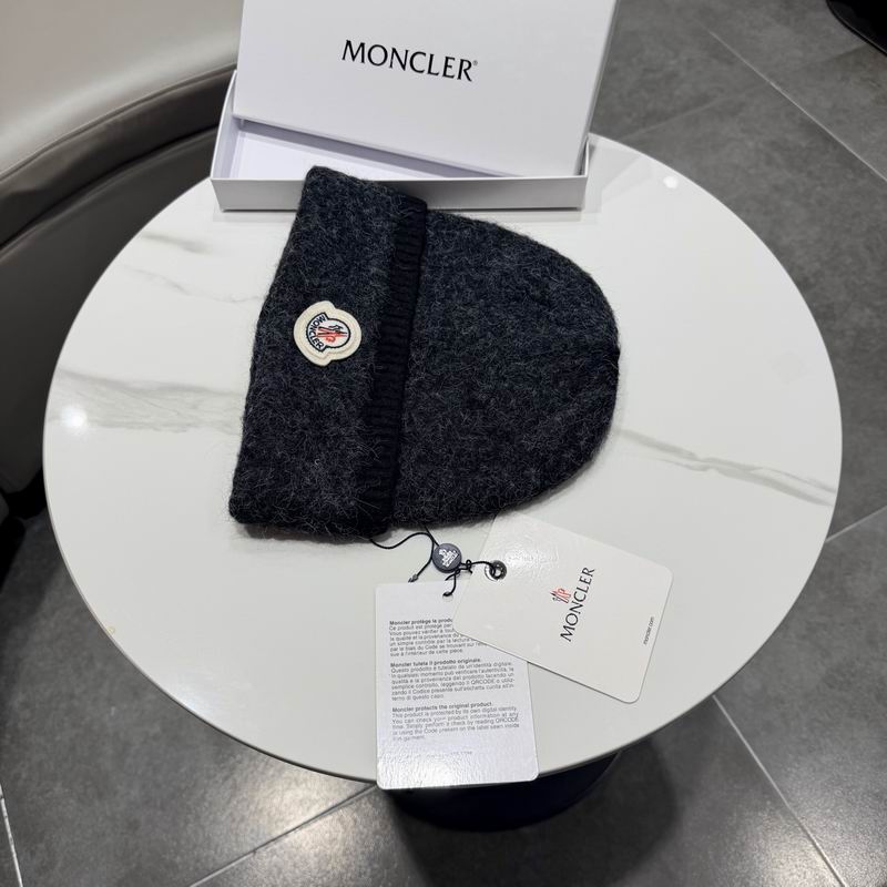 Moncler hat (1560)