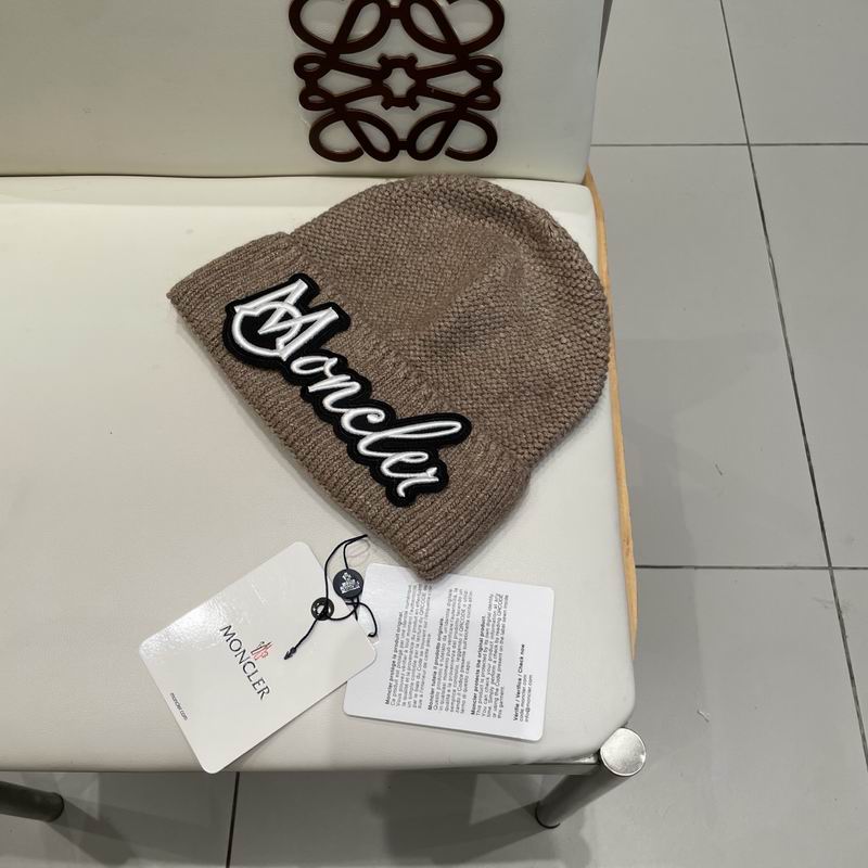 Moncler hat (555)