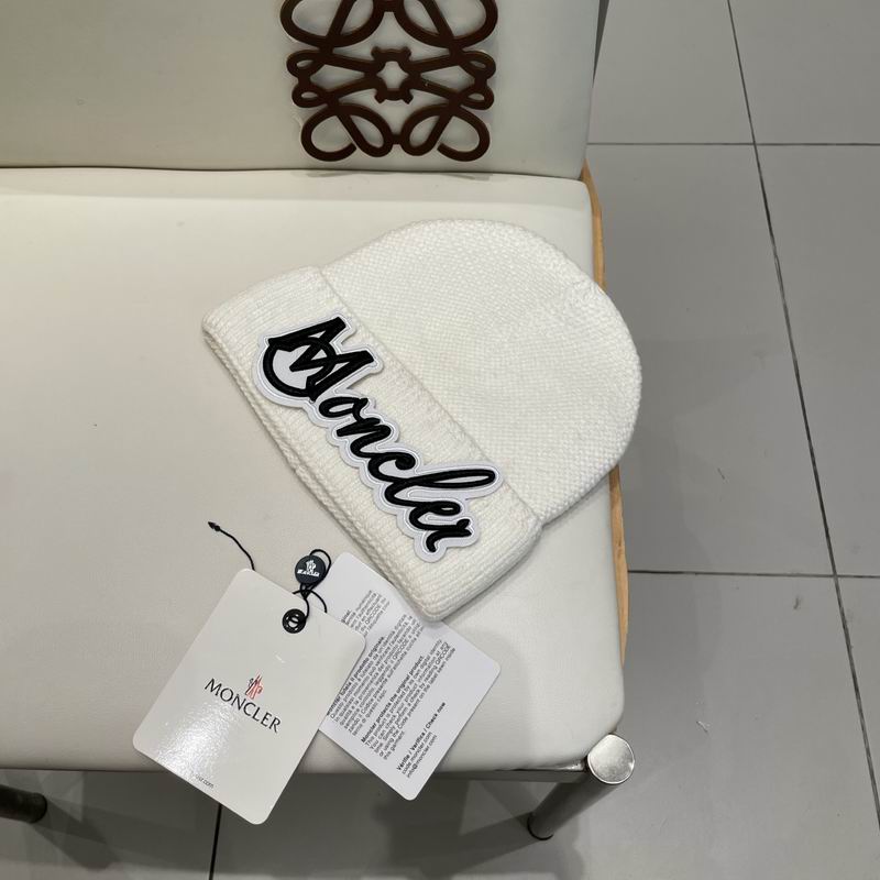 Moncler hat (587)