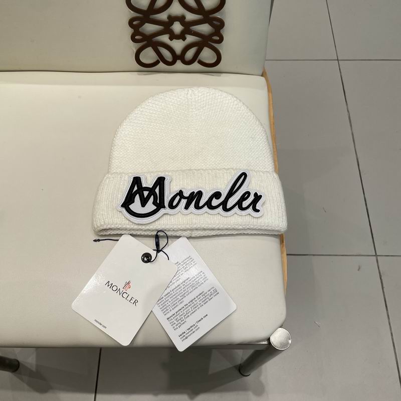 Moncler hat (588)