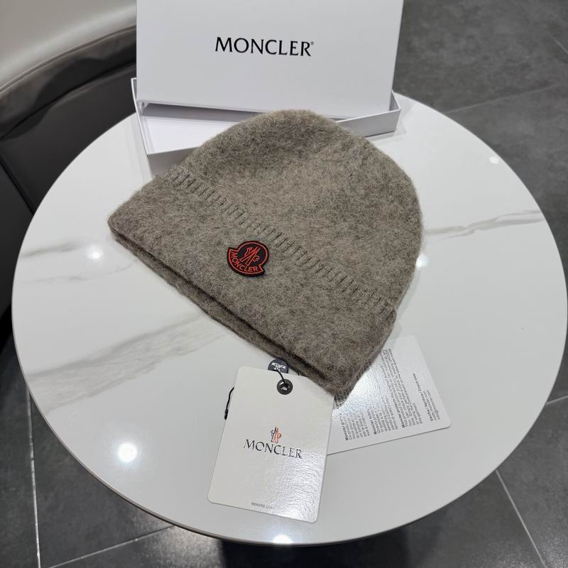 Moncler hat (645)