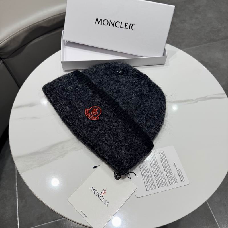 Moncler hat (654)