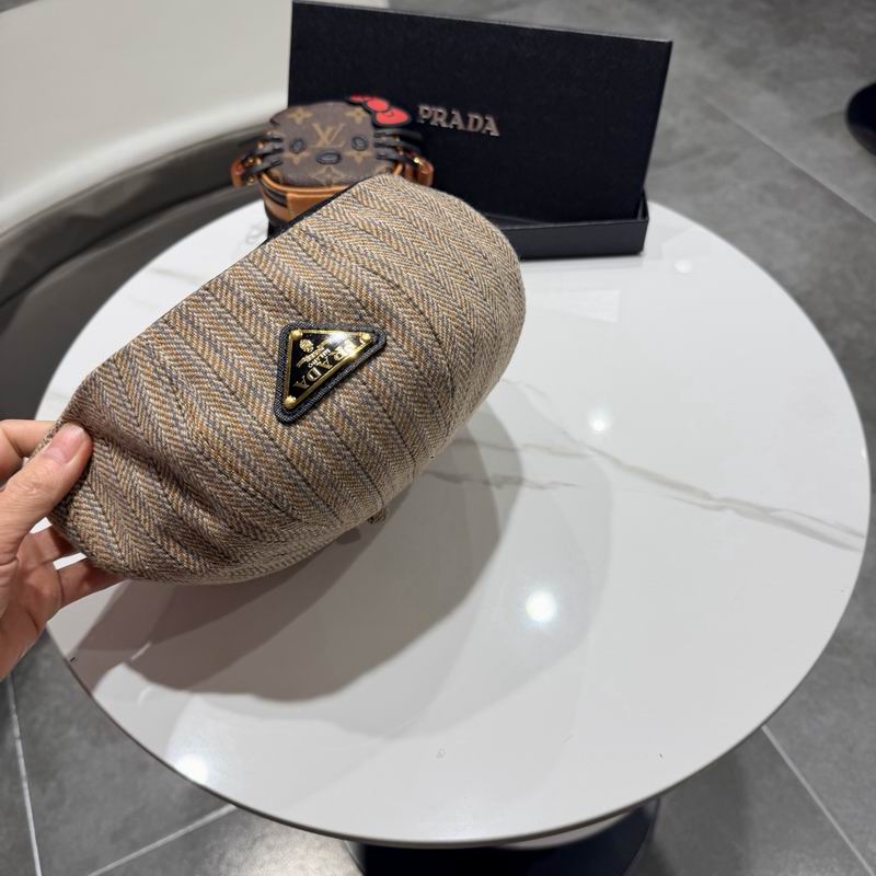 Prada Beret (115)