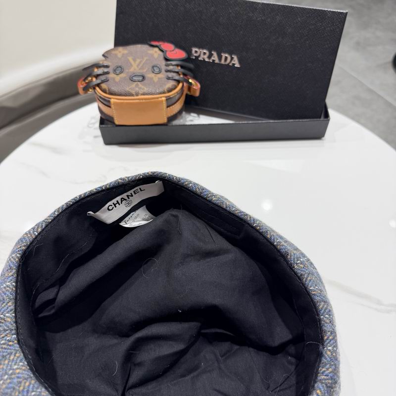 Prada Beret (121)