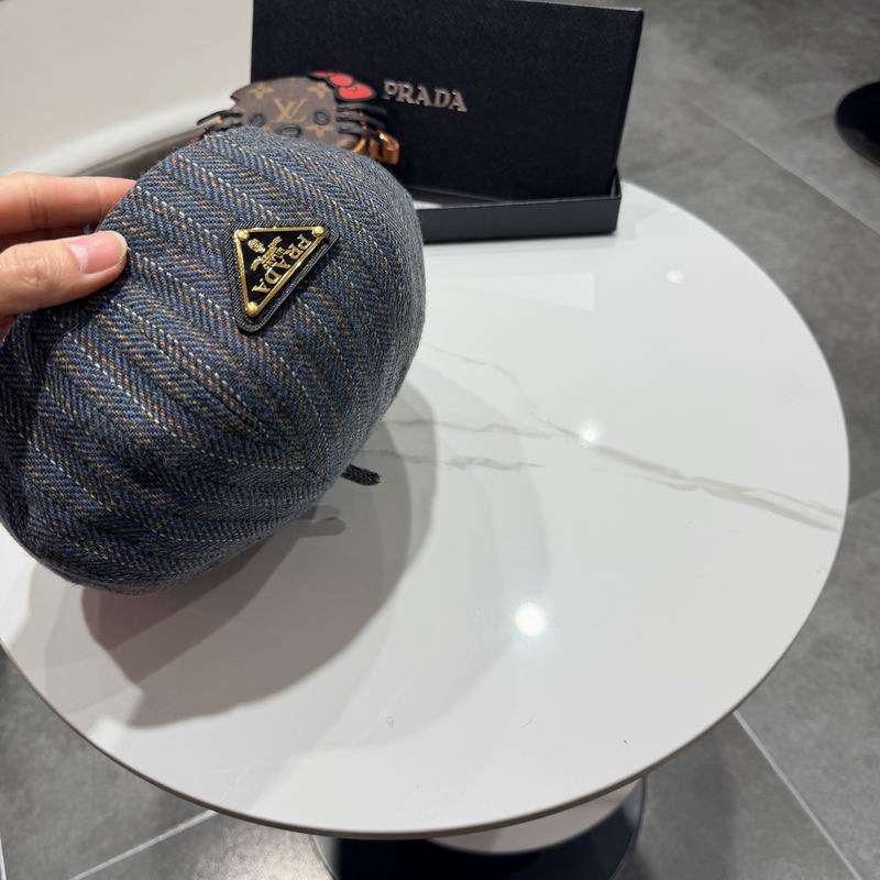 Prada Beret (123)