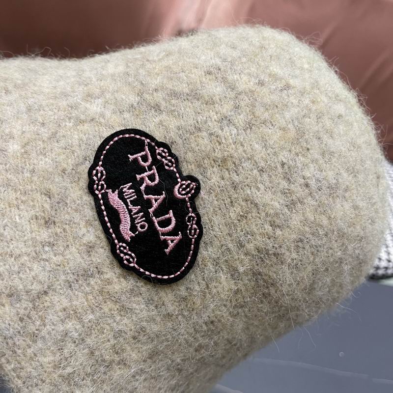 Prada Hat (2052)