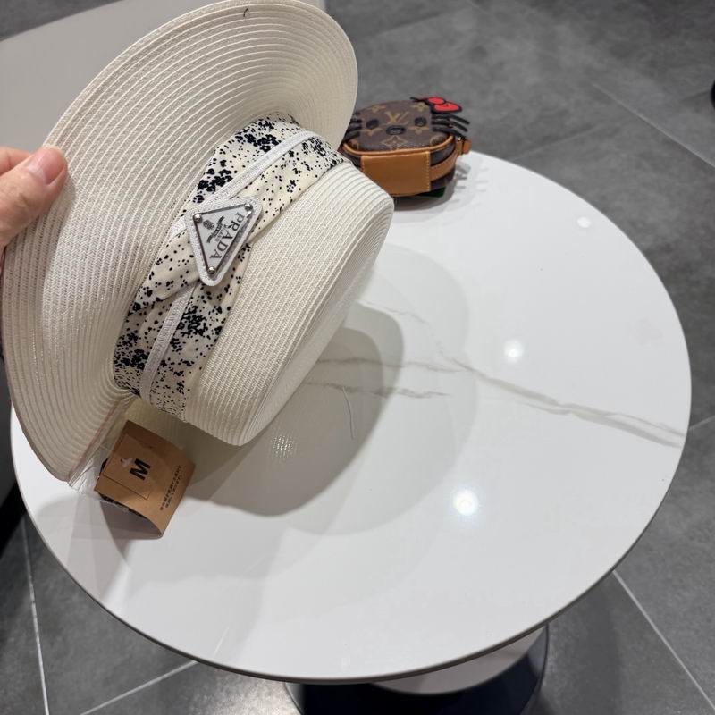 Prada top hat (369)