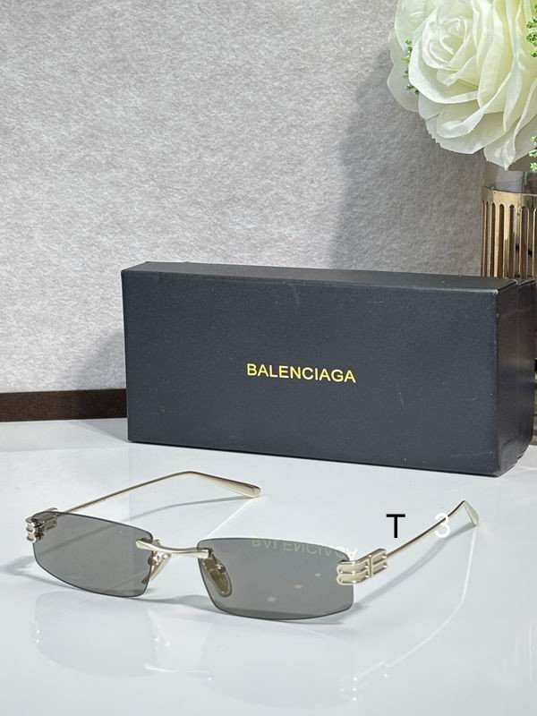 BALENCIAGA 0318 c04