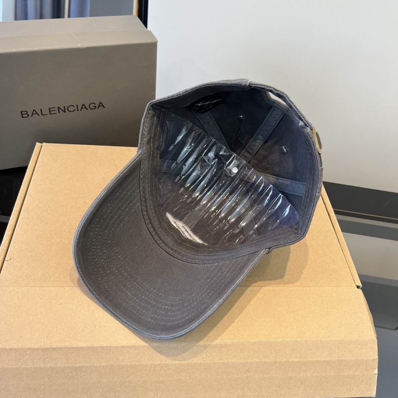 Balenciaga Cap (697)