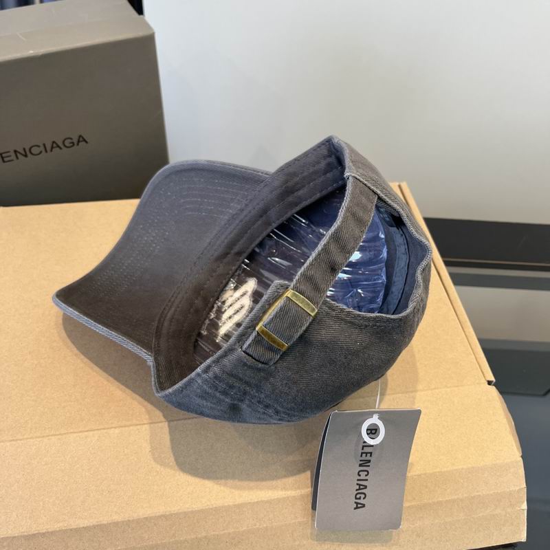 Balenciaga Cap (698)