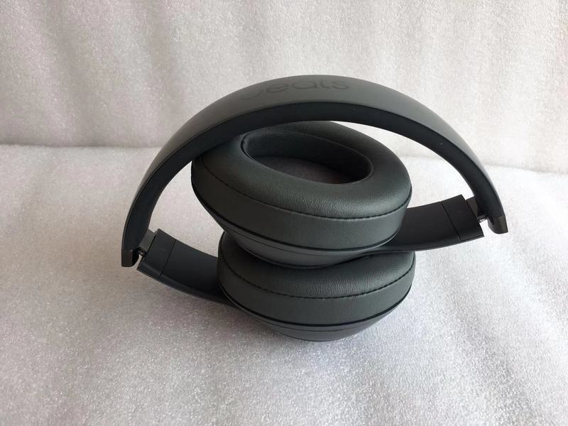 Beats Studio3 Wireless   (2)