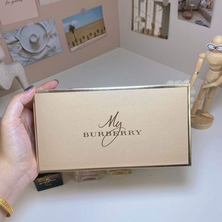 Burberry 3x30ml   (7)