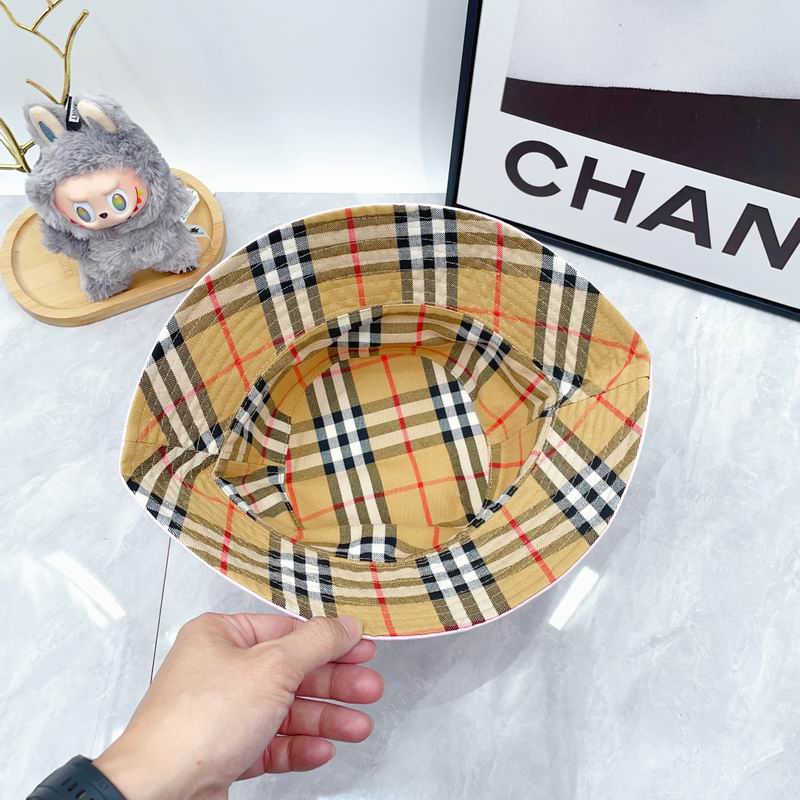 Burberry hat dx (256)