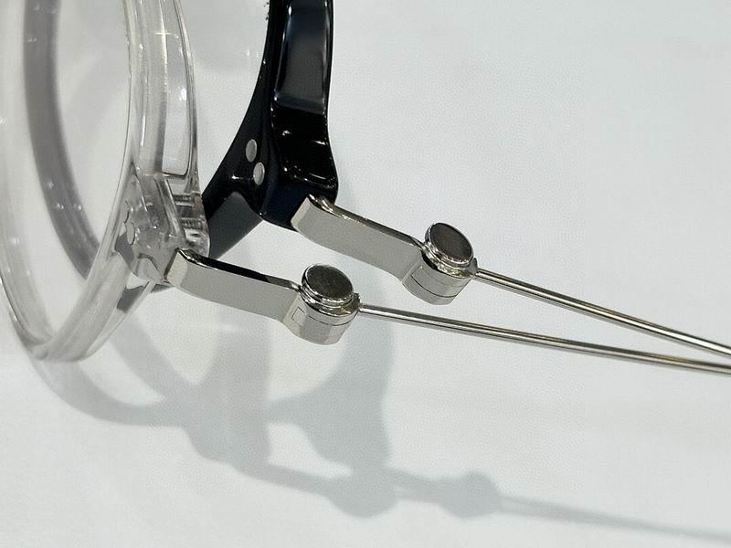 Carin Glasses sms (10)