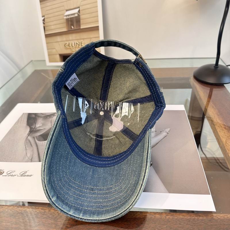 Celine cap dx (752)