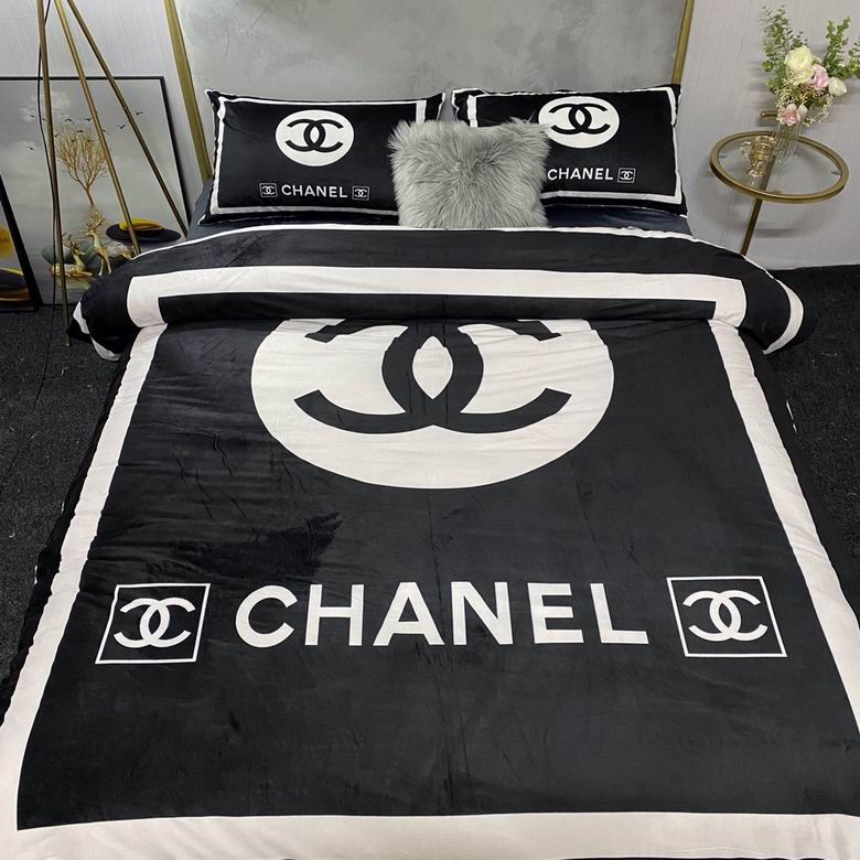 Chanel  2.0x2.3m   (2)
