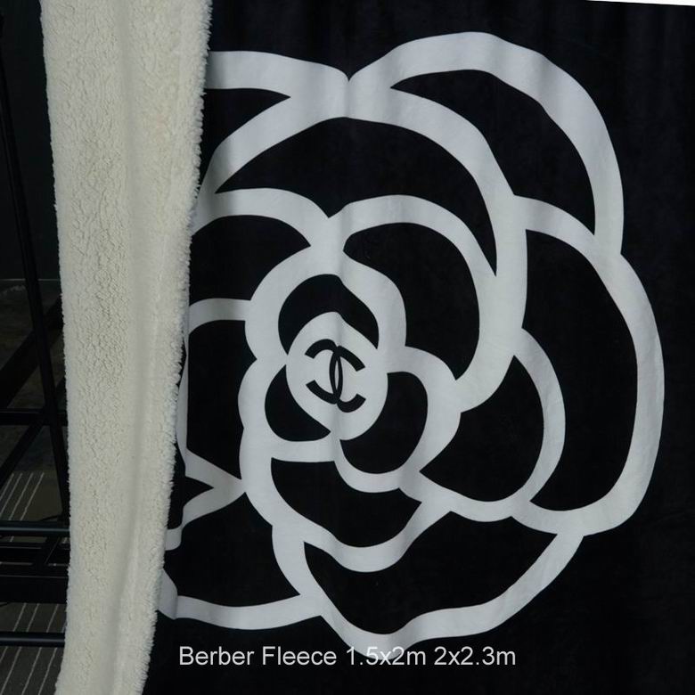 Chanel 1.5x2m 2x2.3m n (2)