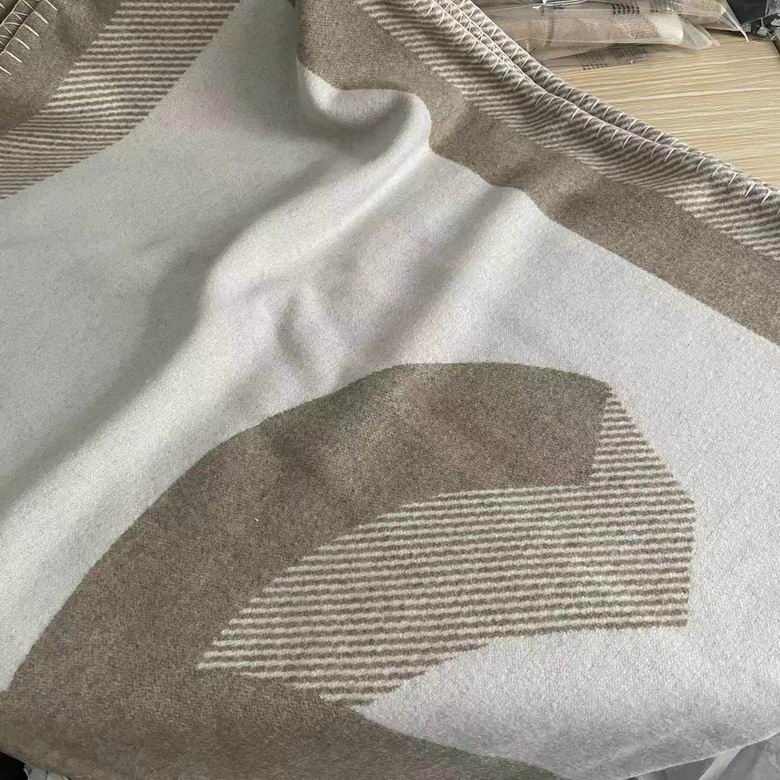 Chanel 170x135cm   (11)