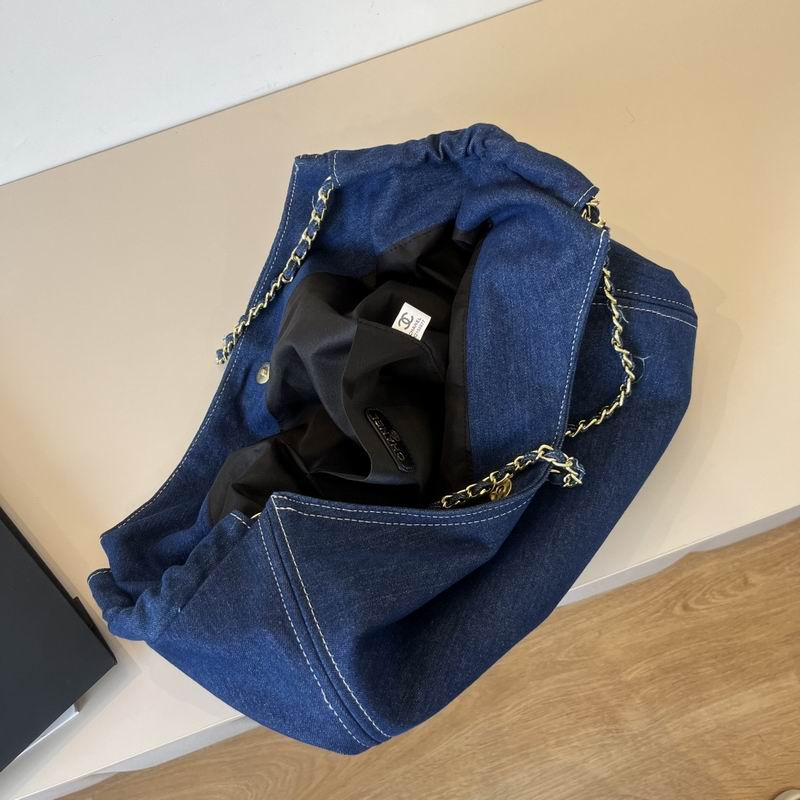 Chanel beach bag dx (665)