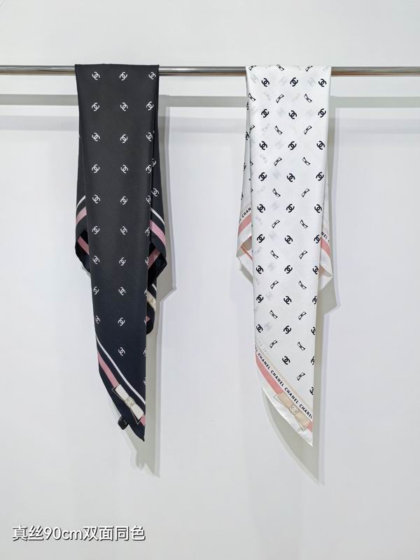 Chanel silk Scarf 90X90cm E32 (1)