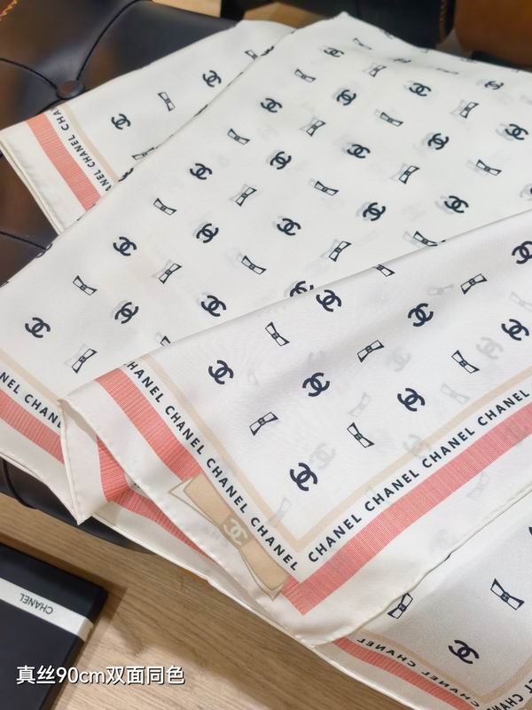 Chanel silk Scarf 90X90cm E32 (6)