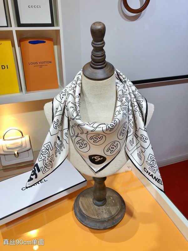 Chanel silk scarf 90X90cm E01 (10)