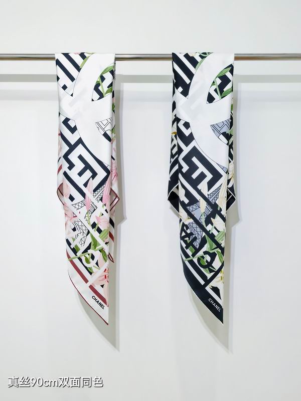 Chanel silk scarf 90X90cm E10 (1)